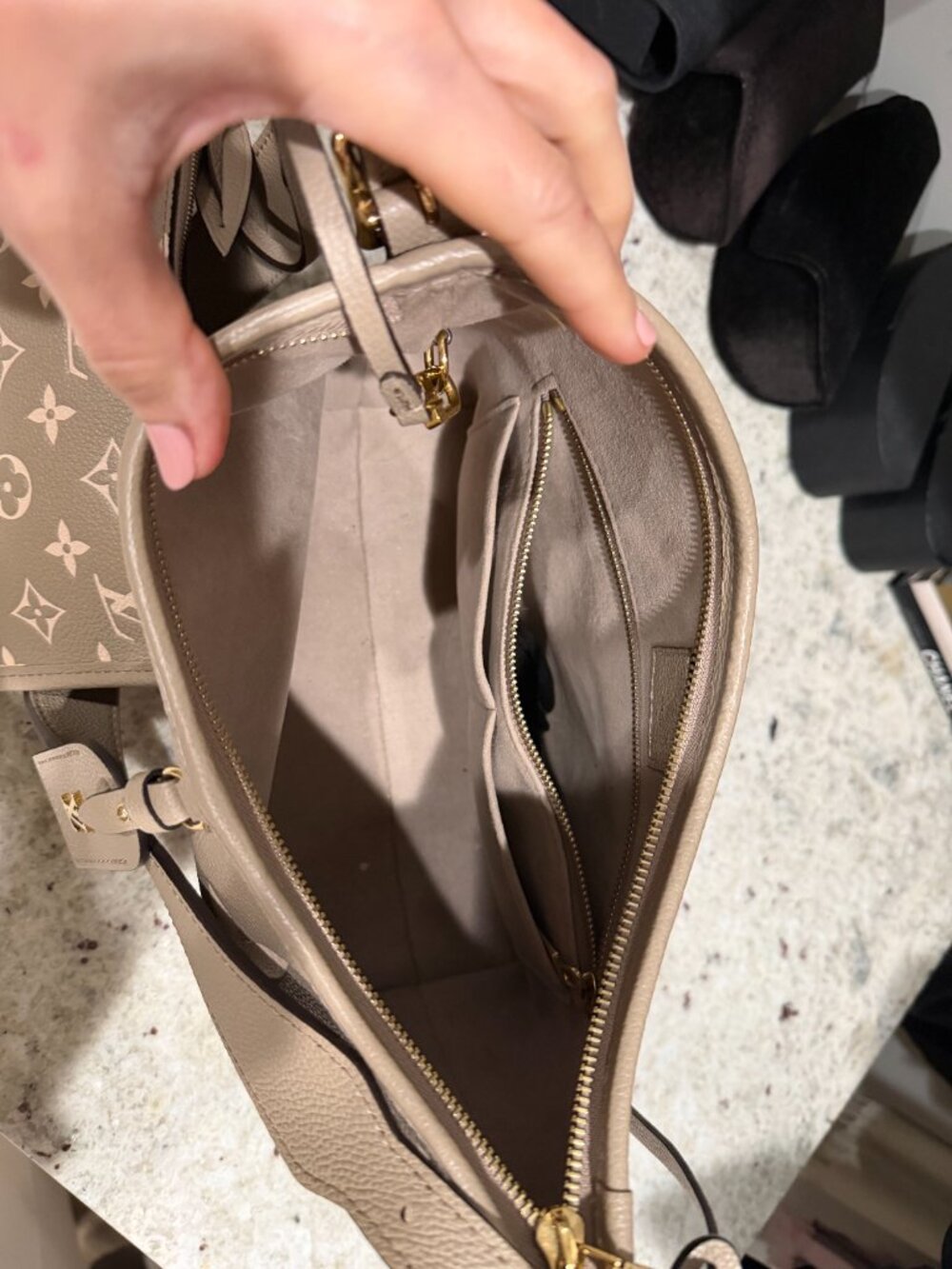Louis Vuitton CarryAll PM Dove/Cream Monogram Empreinte Leather - Pristine - Picture 3 of 7